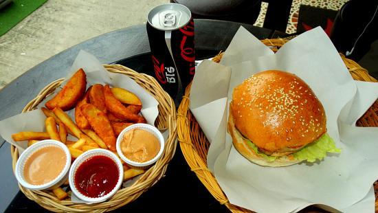 Burger House Kata Beach